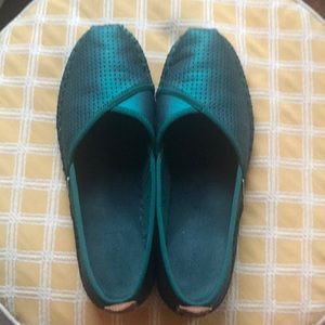 Toms Emerald Vegan flats